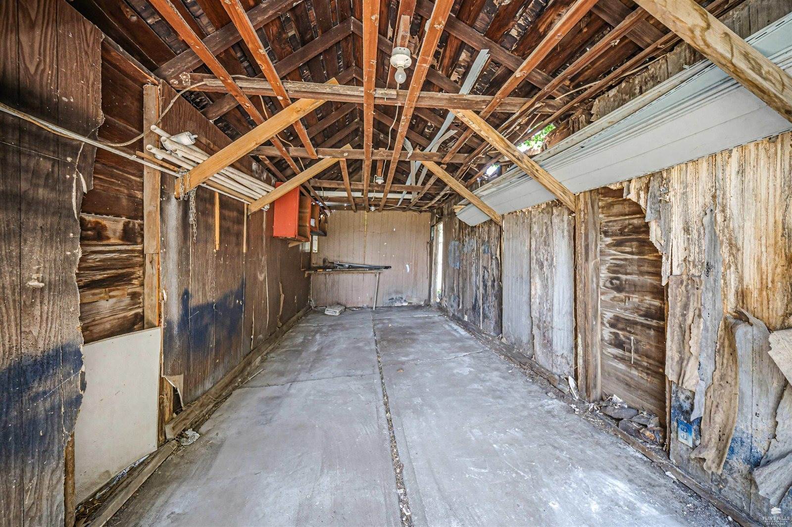 301 North Broadway, Herington, KS 67449