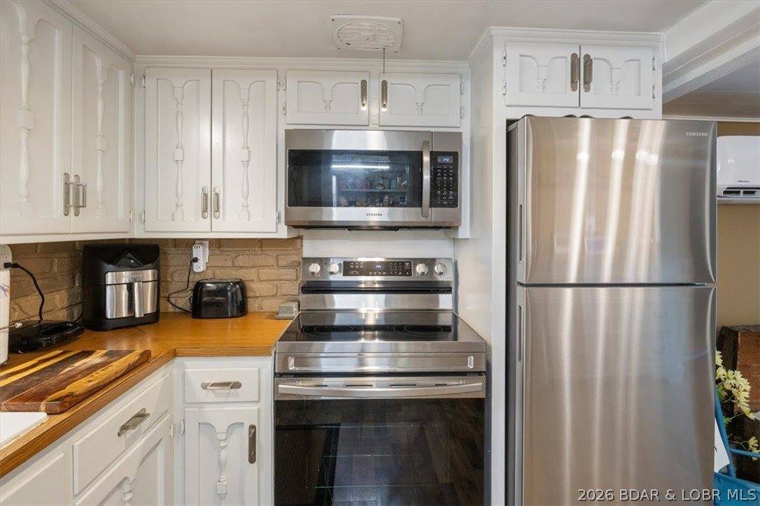 209 Greenbay Terrace, Sunrise Beach, MO 65079