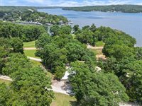 209 Greenbay Terrace, Sunrise Beach, MO 65079