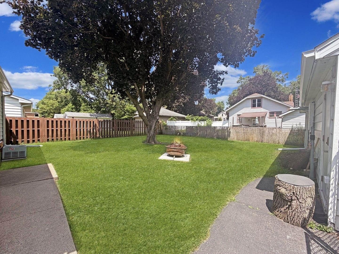 720 West American Street, Freeport, IL 61032