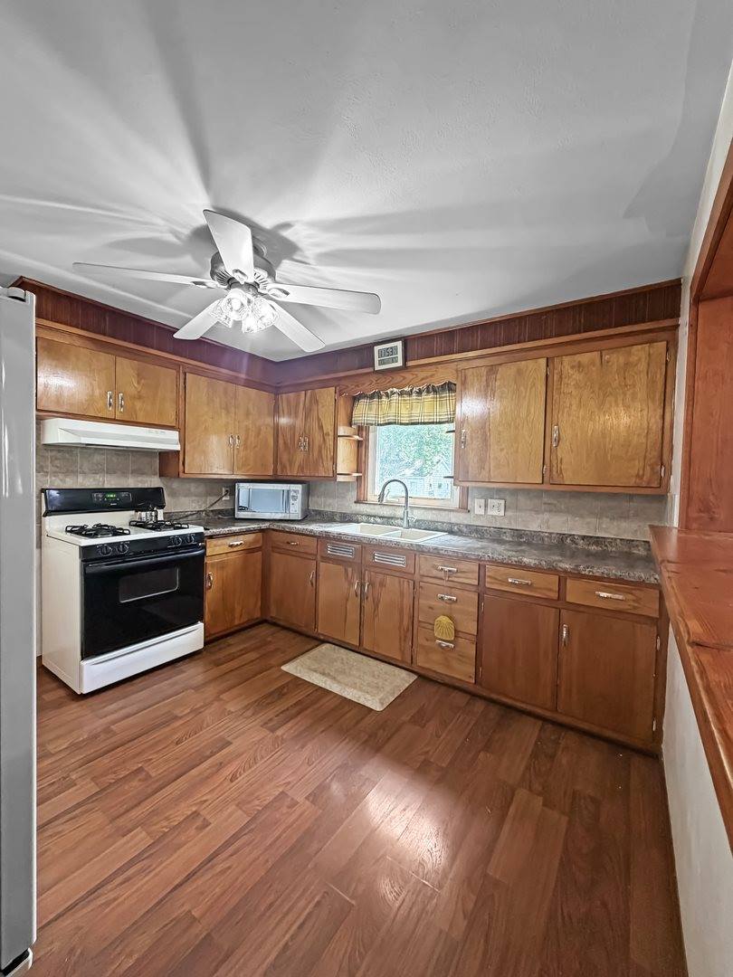 720 West American Street, Freeport, IL 61032