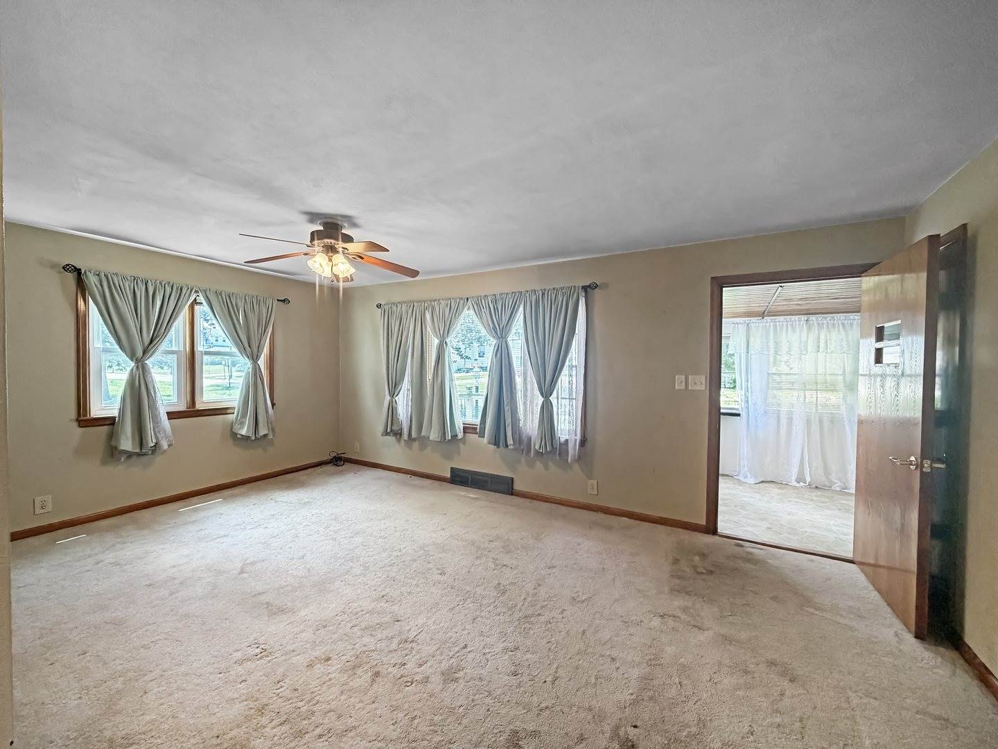 720 West American Street, Freeport, IL 61032