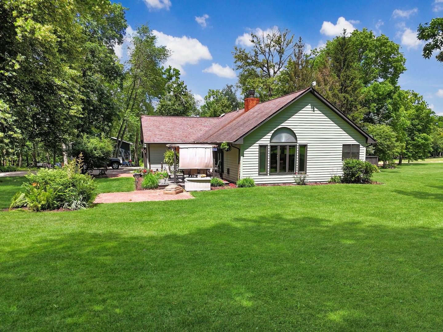 2579 West Fairgrounds Road, Freeport, IL 61032