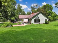 2579 West Fairgrounds Road, Freeport, IL 61032