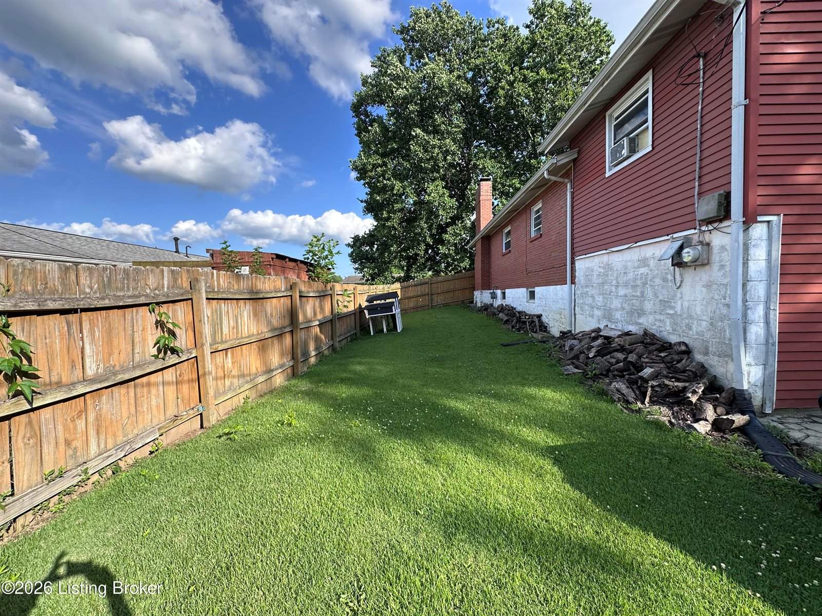 2325 Allen Dr, Lexington, KY 40505