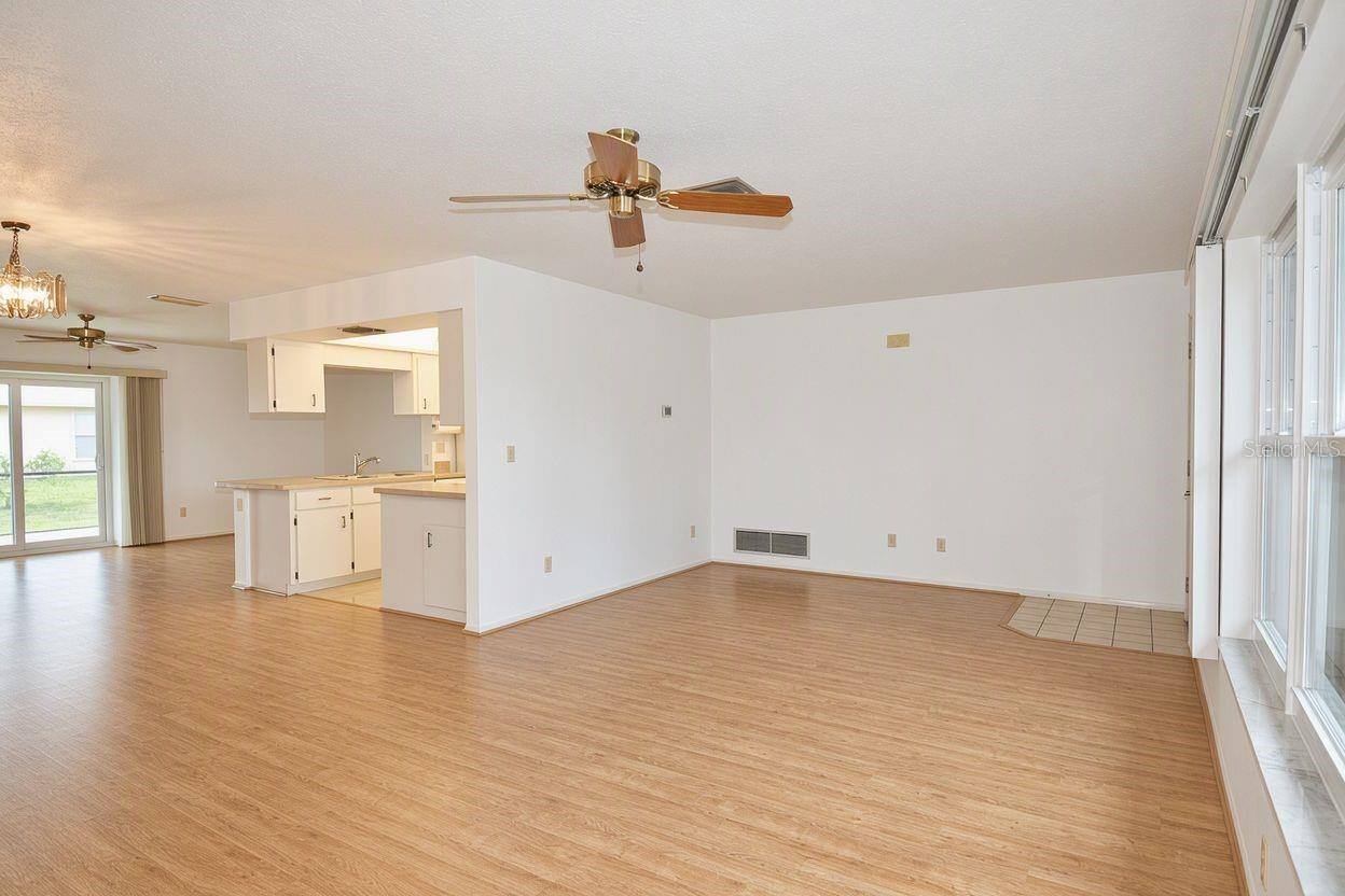 1379 Everest Road, Venice, FL 34293