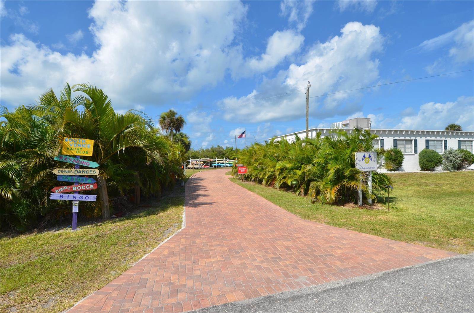 1379 Everest Road, Venice, FL 34293
