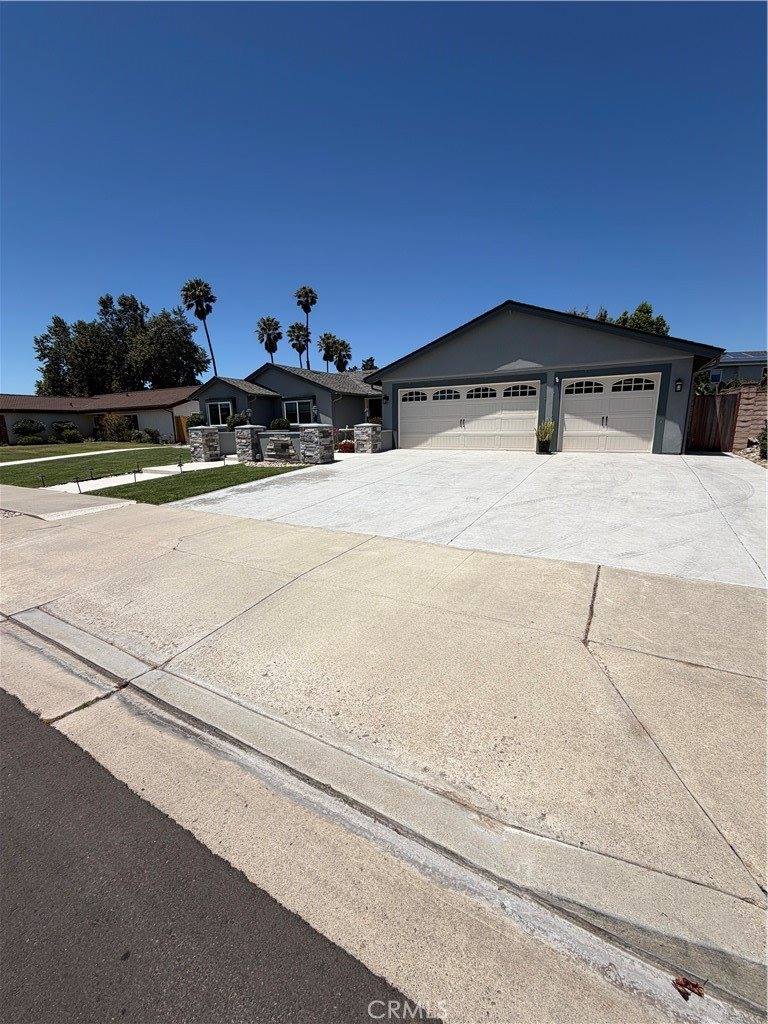 401 meadowbrook Drive, Santa Maria, CA 93455