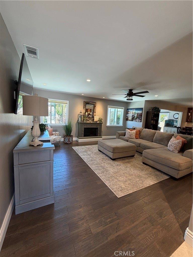 401 meadowbrook Drive, Santa Maria, CA 93455
