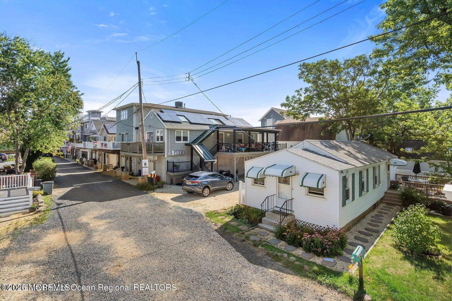 9 Gravelly Point Road, Highlands, NJ 07732