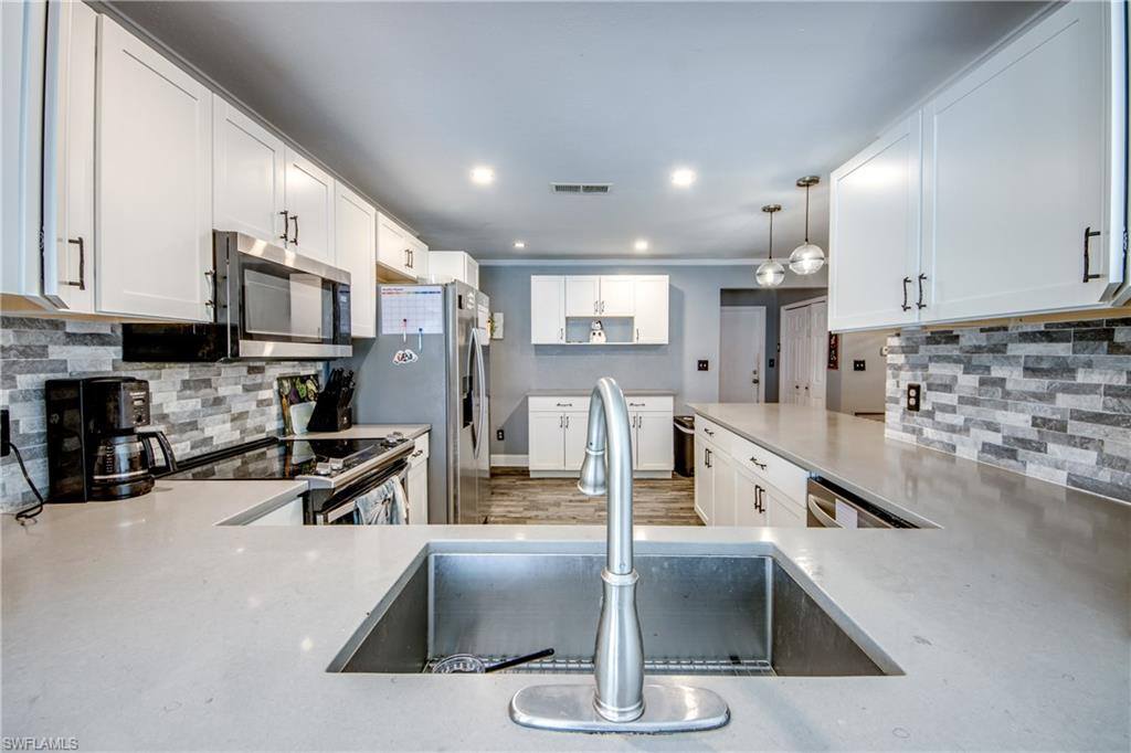 1131 SE 34th St, Cape Coral, FL 33904