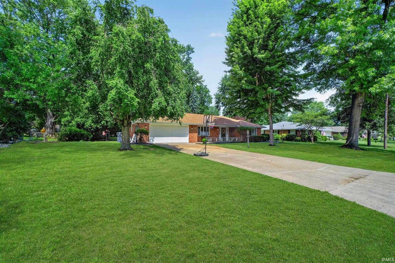 213 N Bayberry Lane, Muncie, IN 47304
