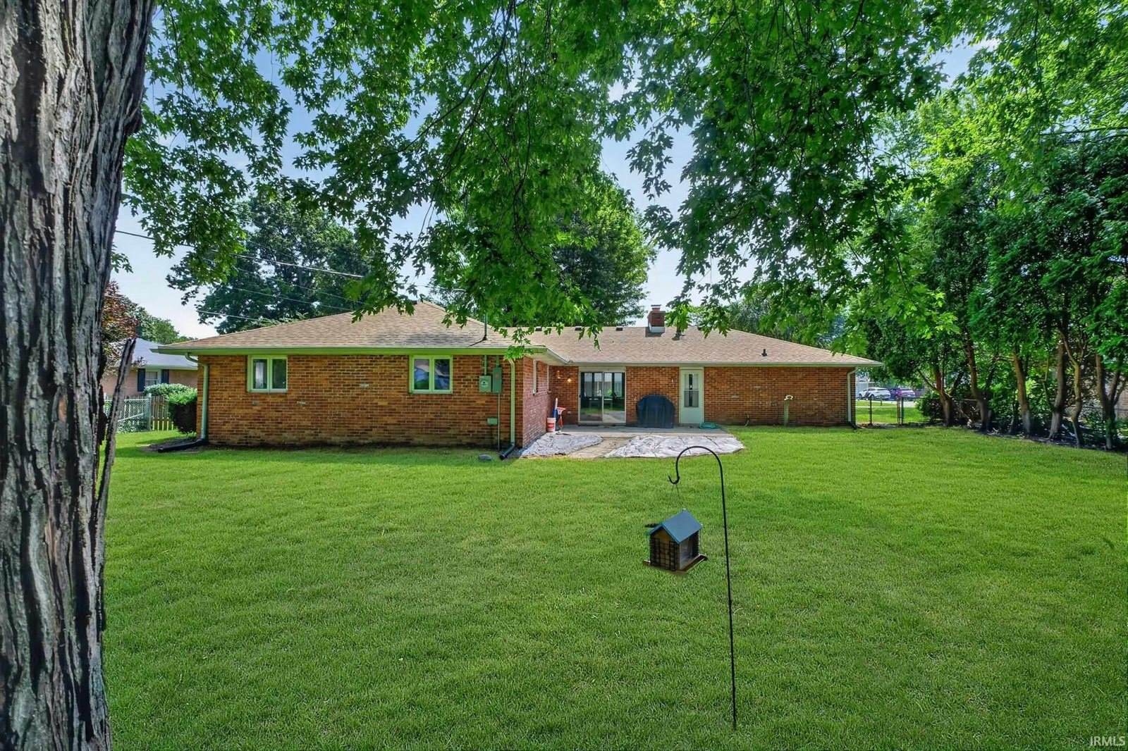 213 N Bayberry Lane, Muncie, IN 47304