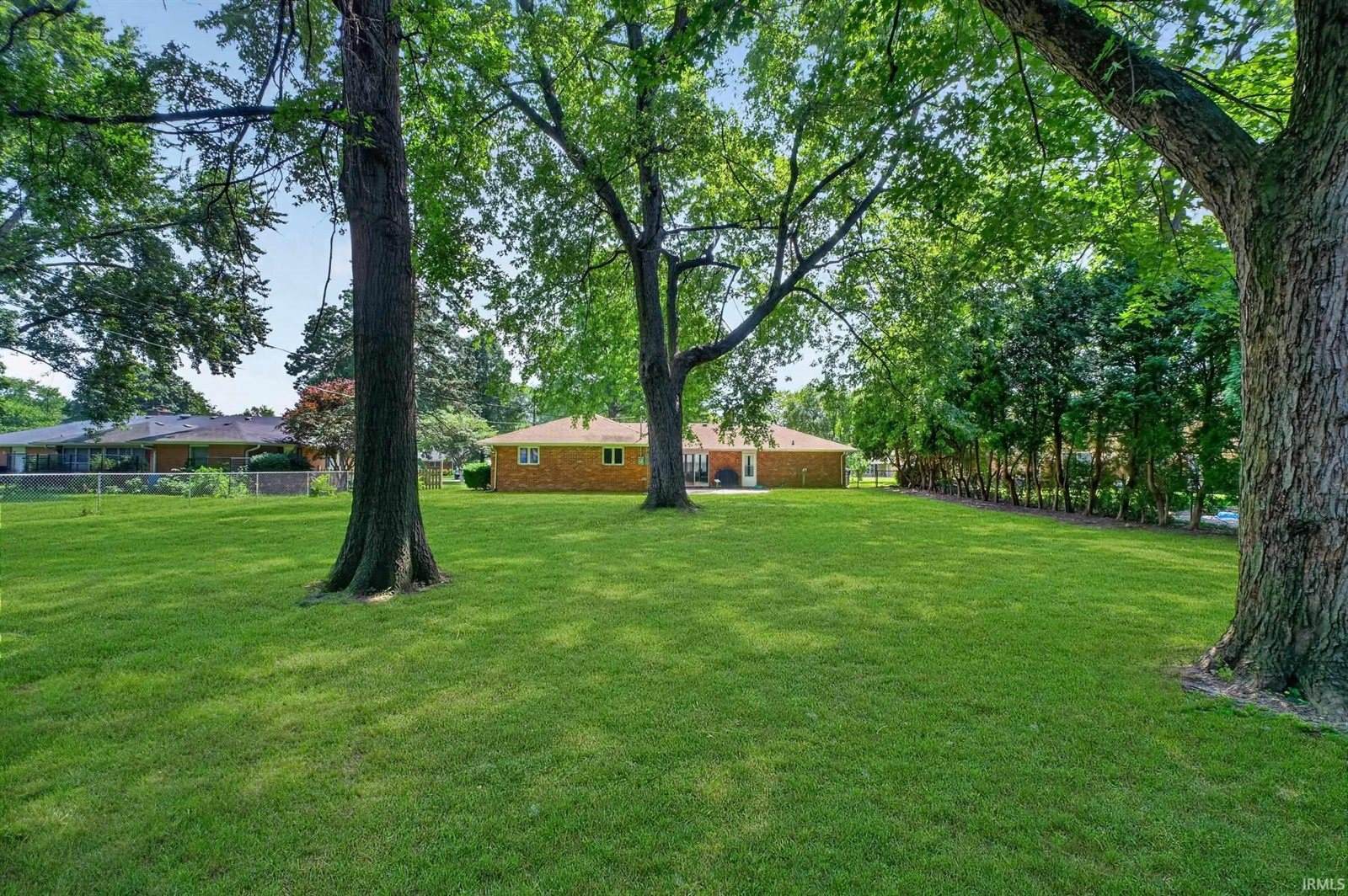 213 N Bayberry Lane, Muncie, IN 47304