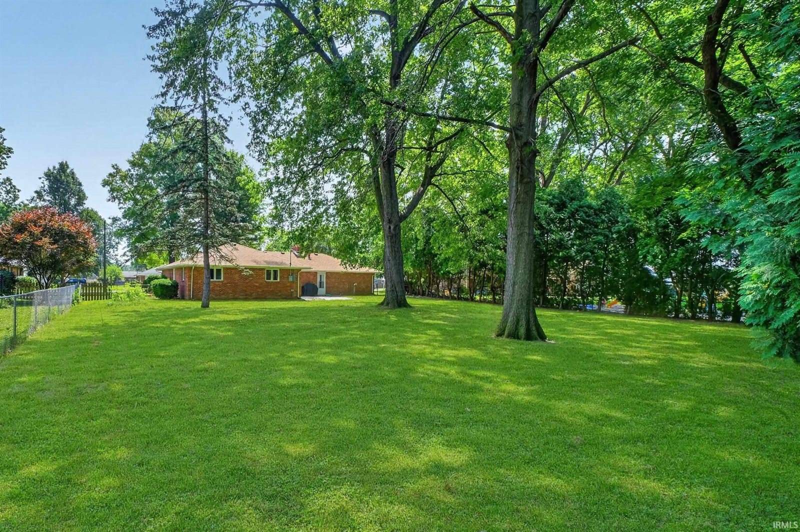 213 N Bayberry Lane, Muncie, IN 47304