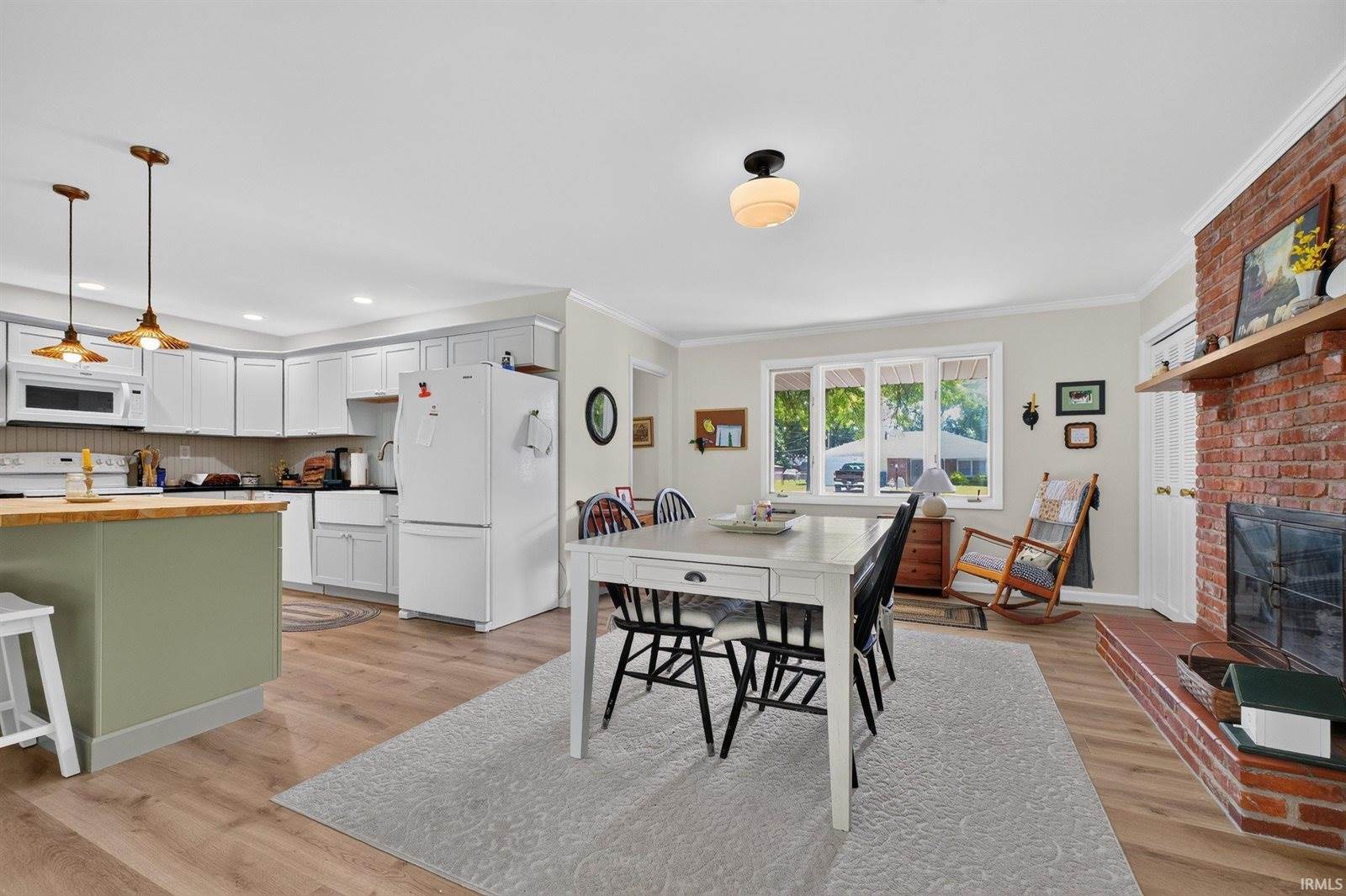 213 N Bayberry Lane, Muncie, IN 47304