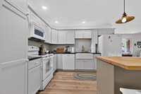 213 N Bayberry Lane, Muncie, IN 47304