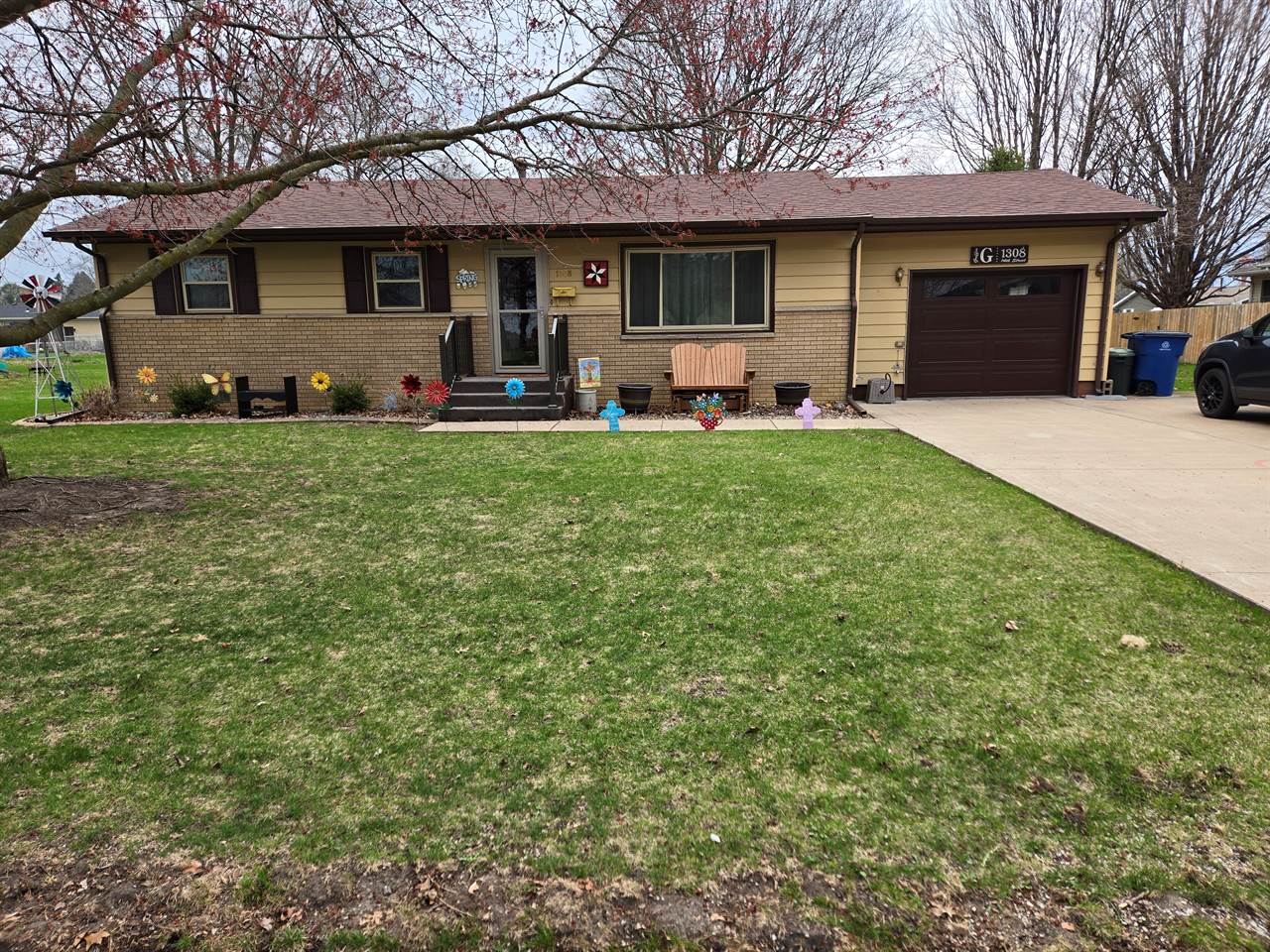 1308 14th St, Orion, IL 61273