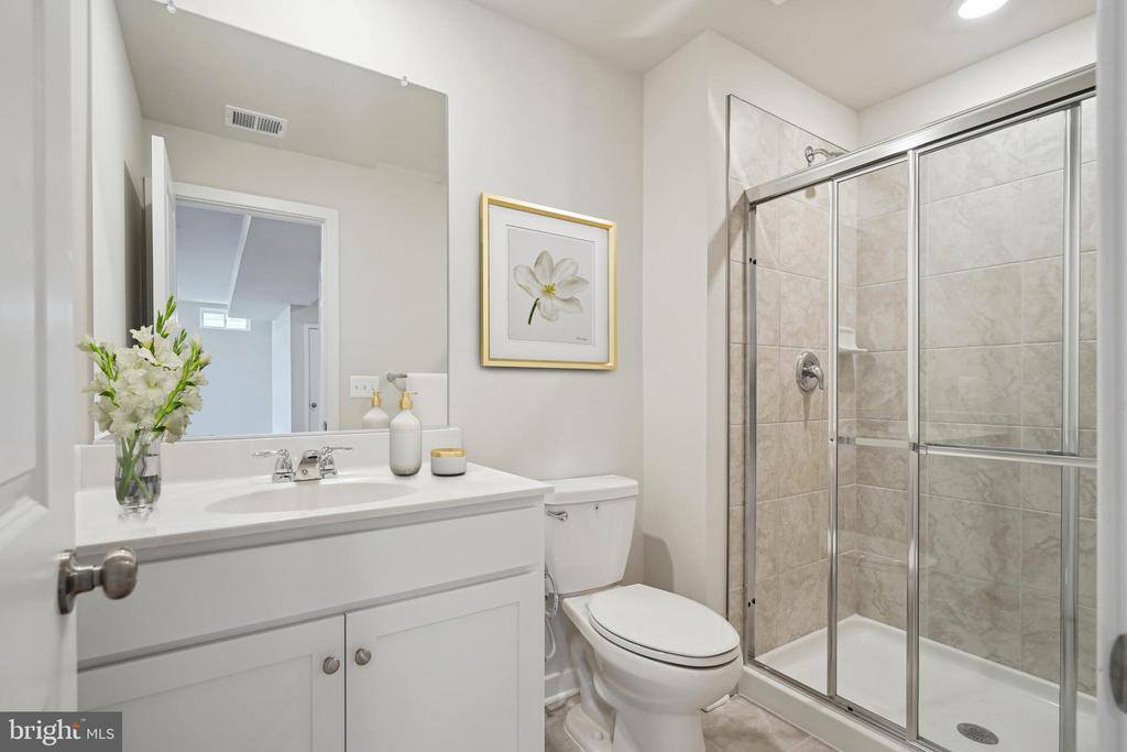 1059 Barksdale Drive, Charles Town, WV 25414
