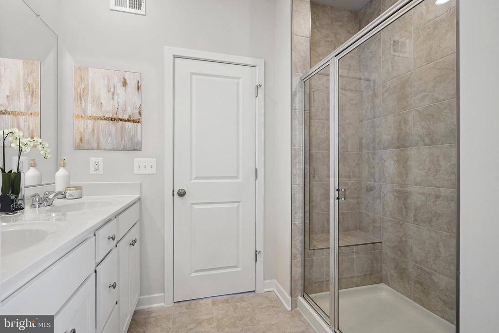 1059 Barksdale Drive, Charles Town, WV 25414