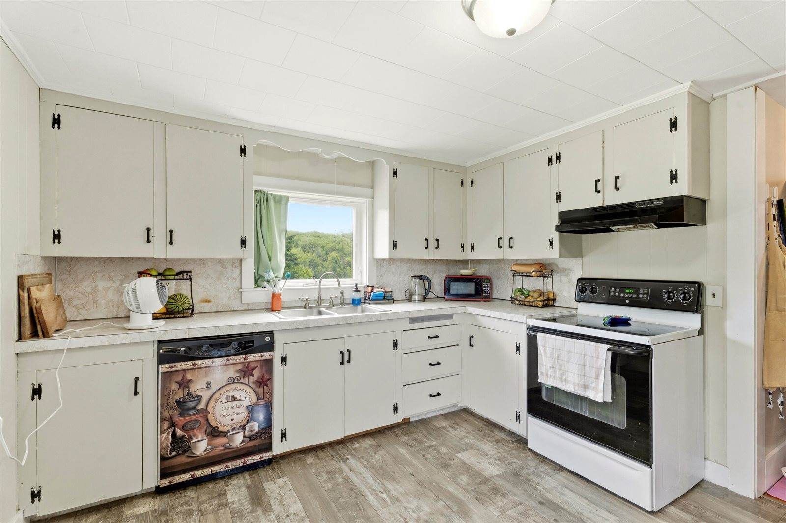 659 State Route 46, Bucksport, ME 04416