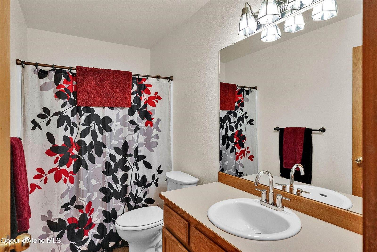 8868 Davis, Hayden, ID 83835