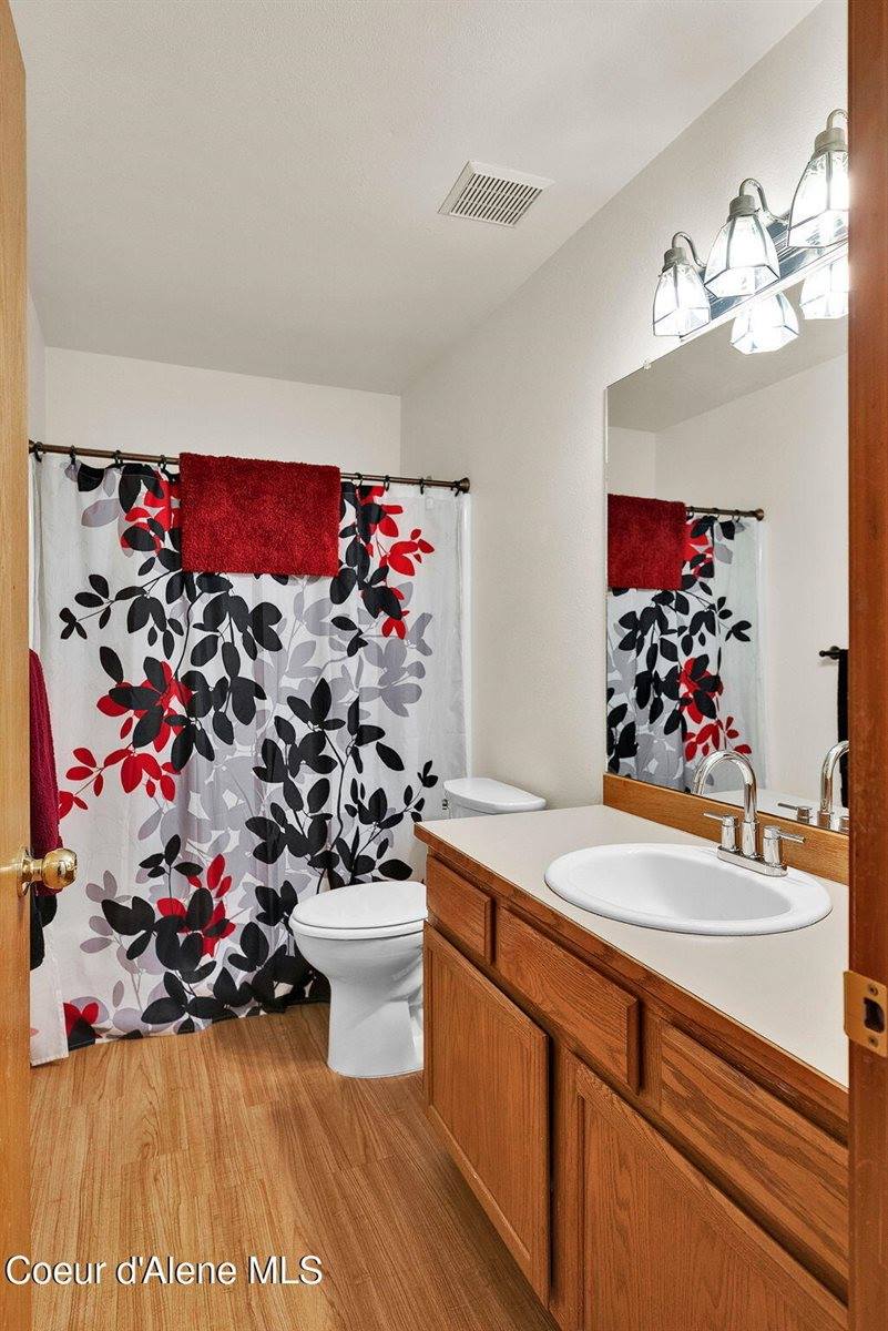 8868 Davis, Hayden, ID 83835