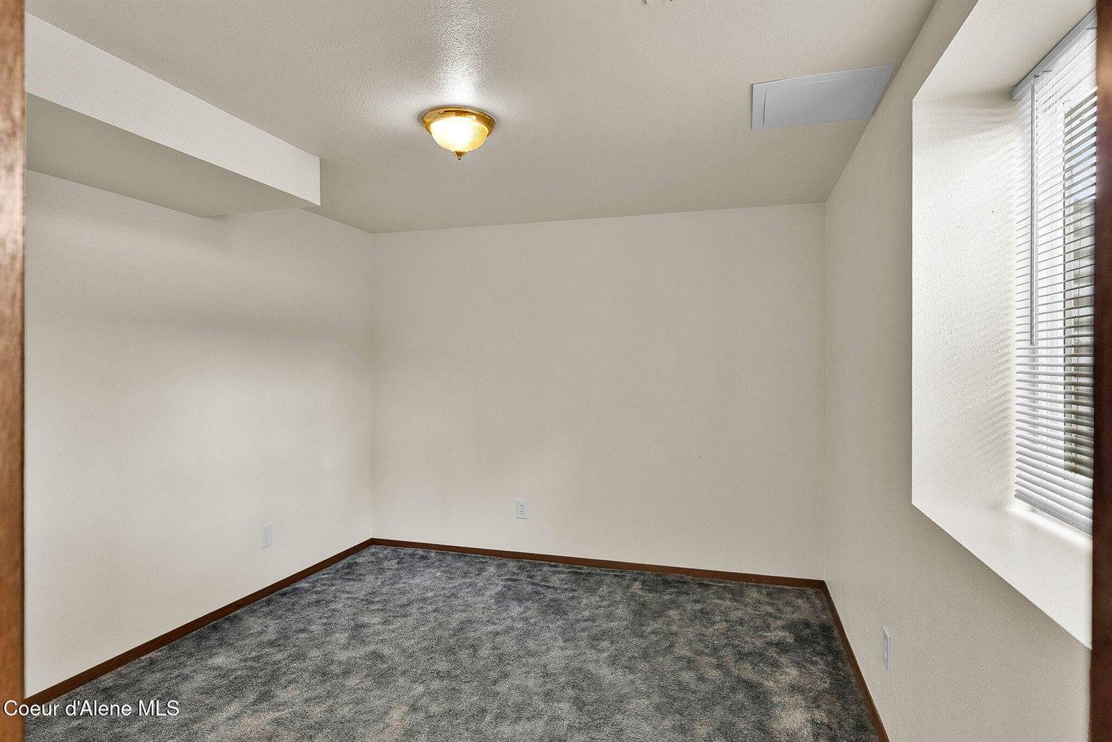8868 Davis, Hayden, ID 83835