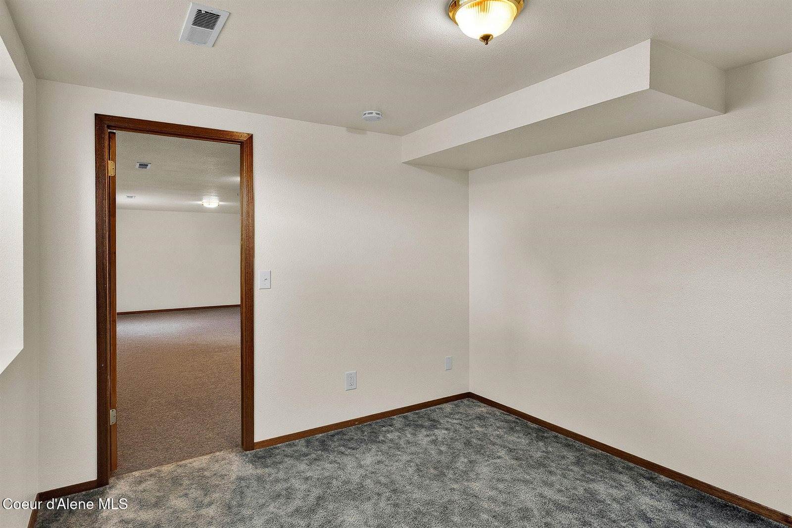 8868 Davis, Hayden, ID 83835