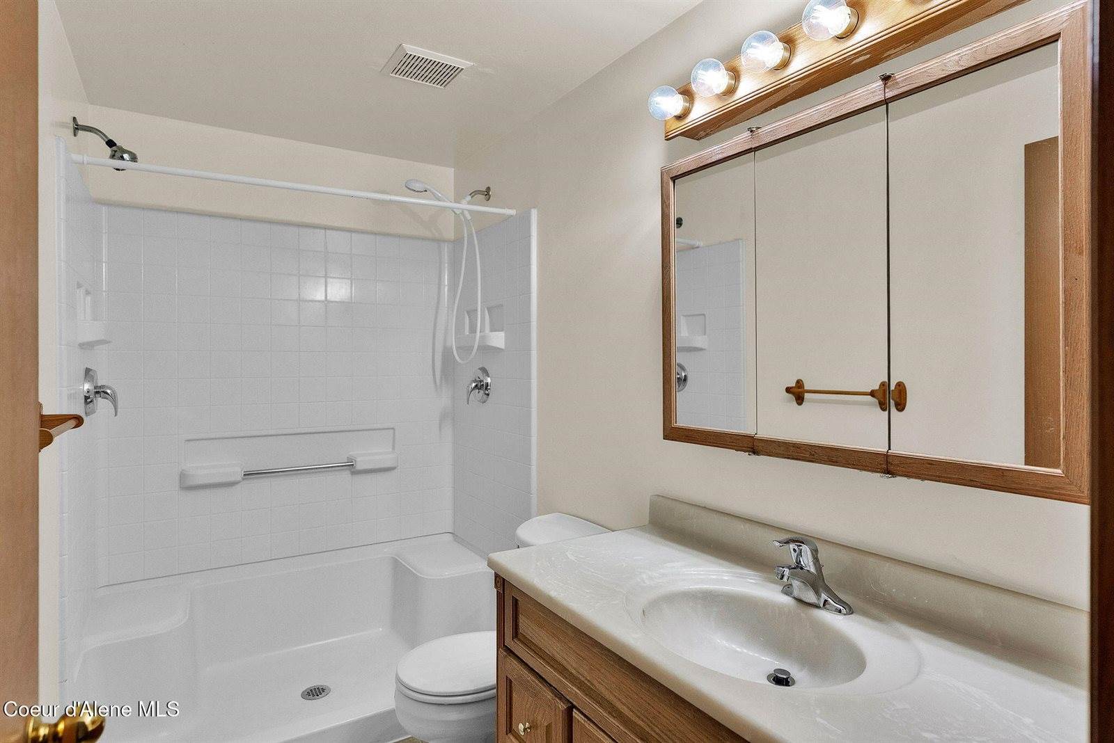 8868 Davis, Hayden, ID 83835