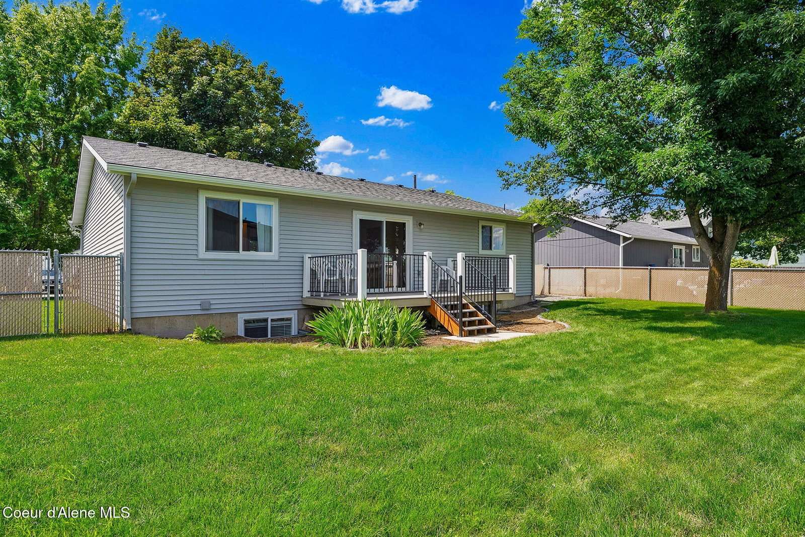 8868 Davis, Hayden, ID 83835