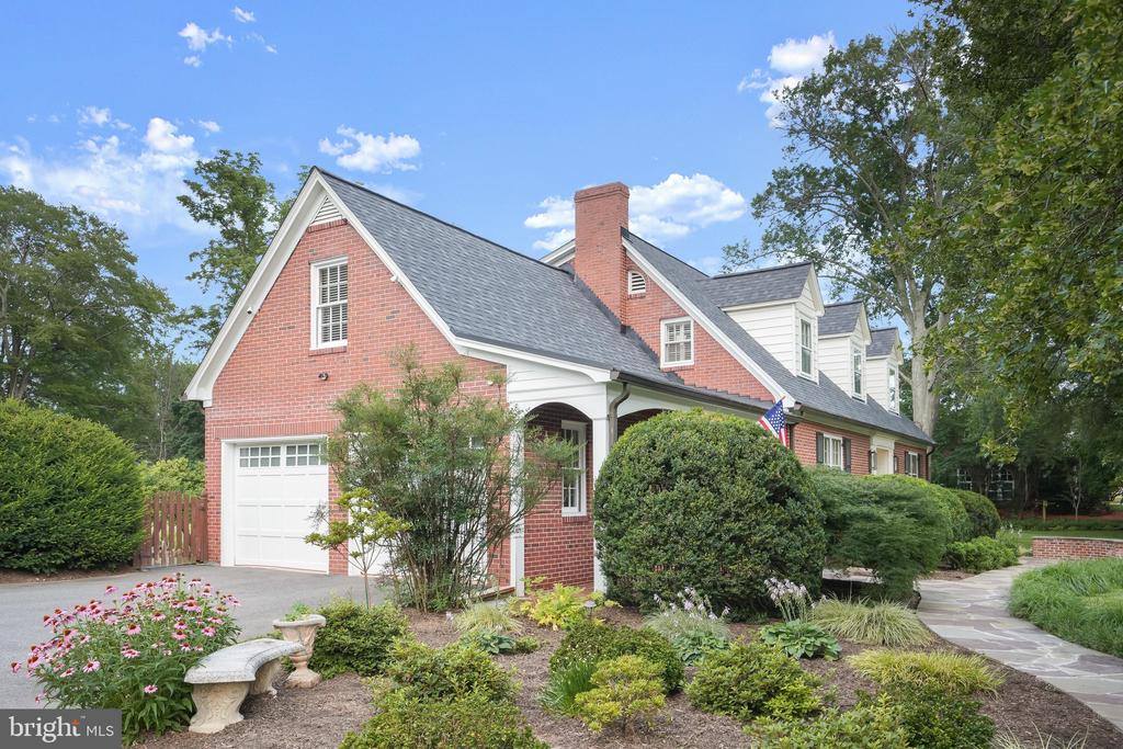 9305 Main Street, Manassas, VA 20110
