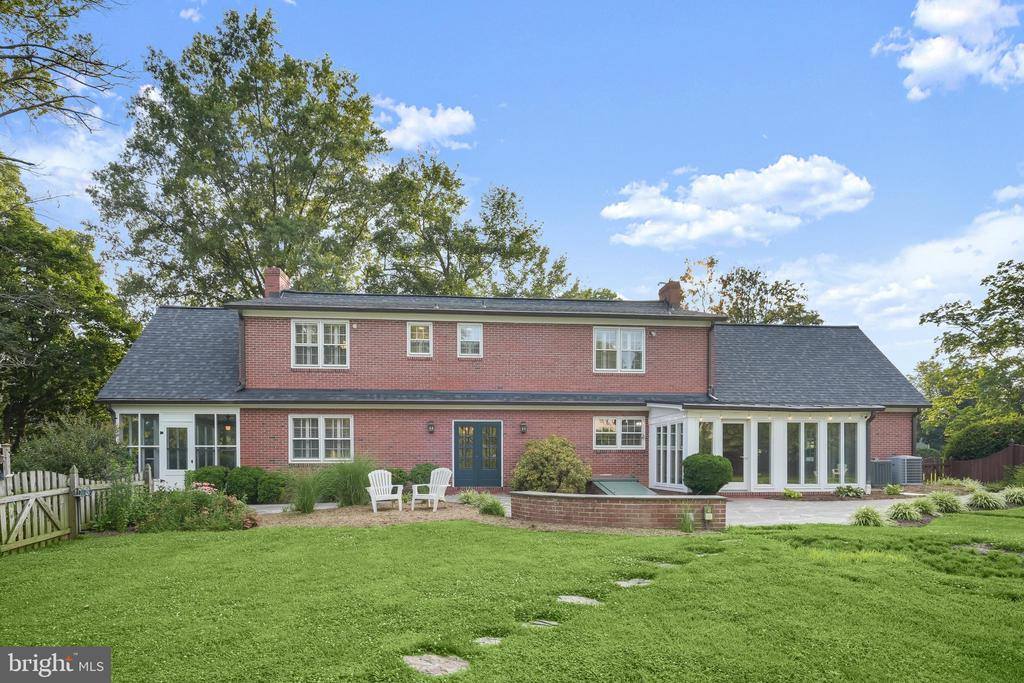 9305 Main Street, Manassas, VA 20110