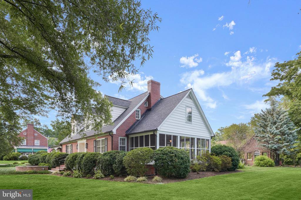 9305 Main Street, Manassas, VA 20110