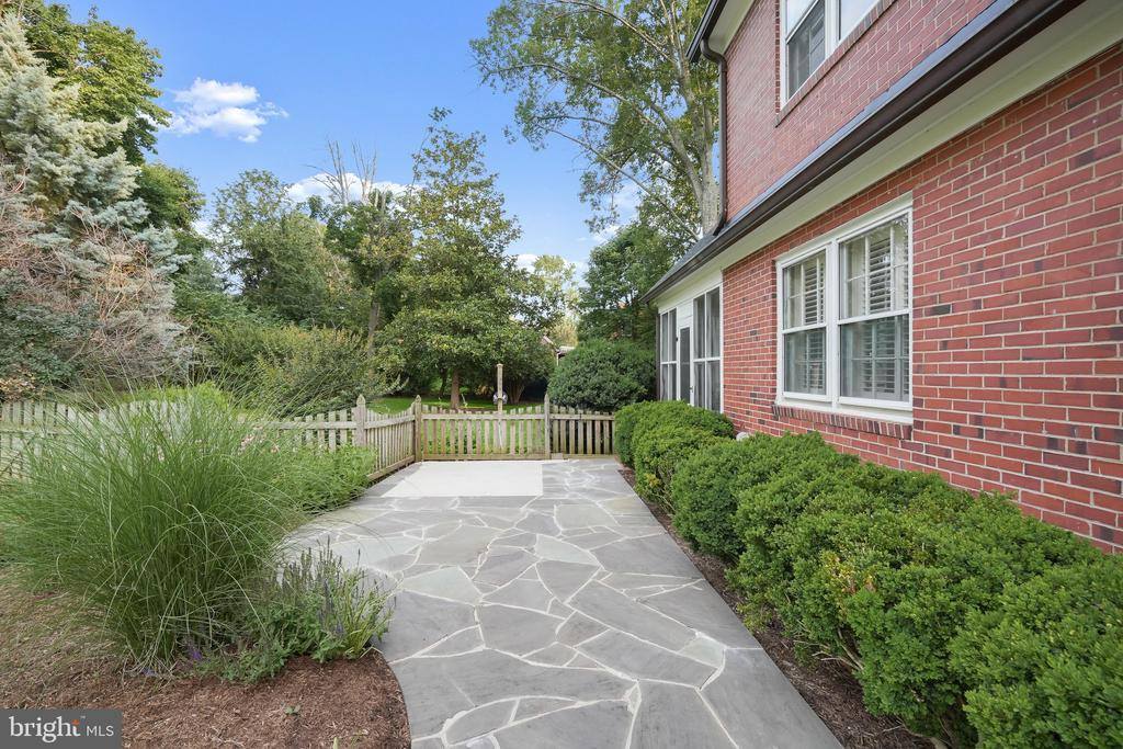 9305 Main Street, Manassas, VA 20110