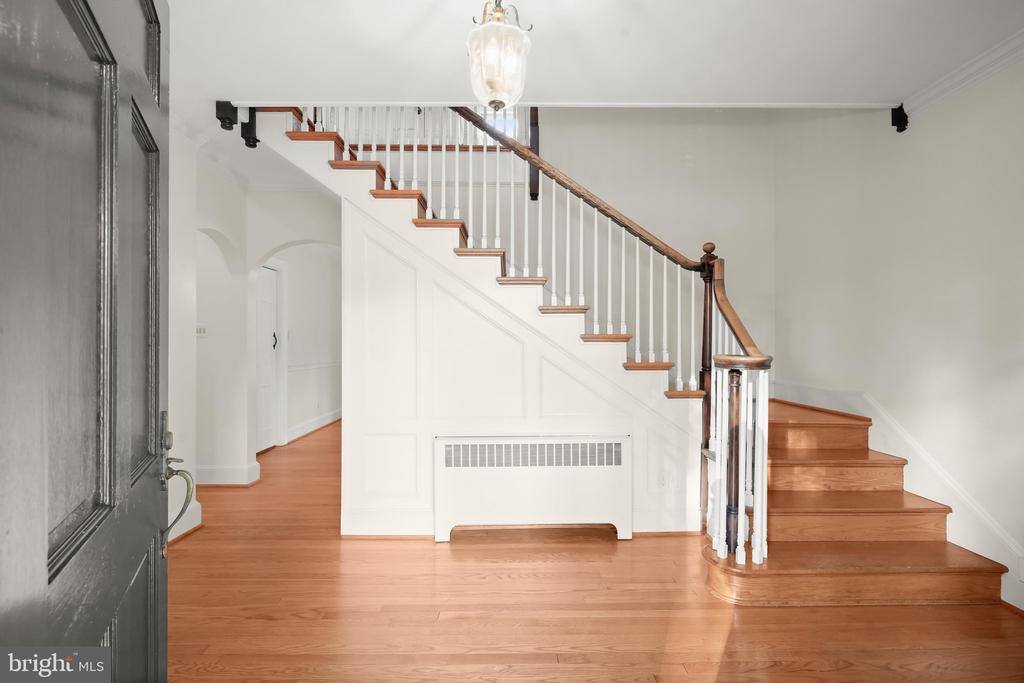 9305 Main Street, Manassas, VA 20110