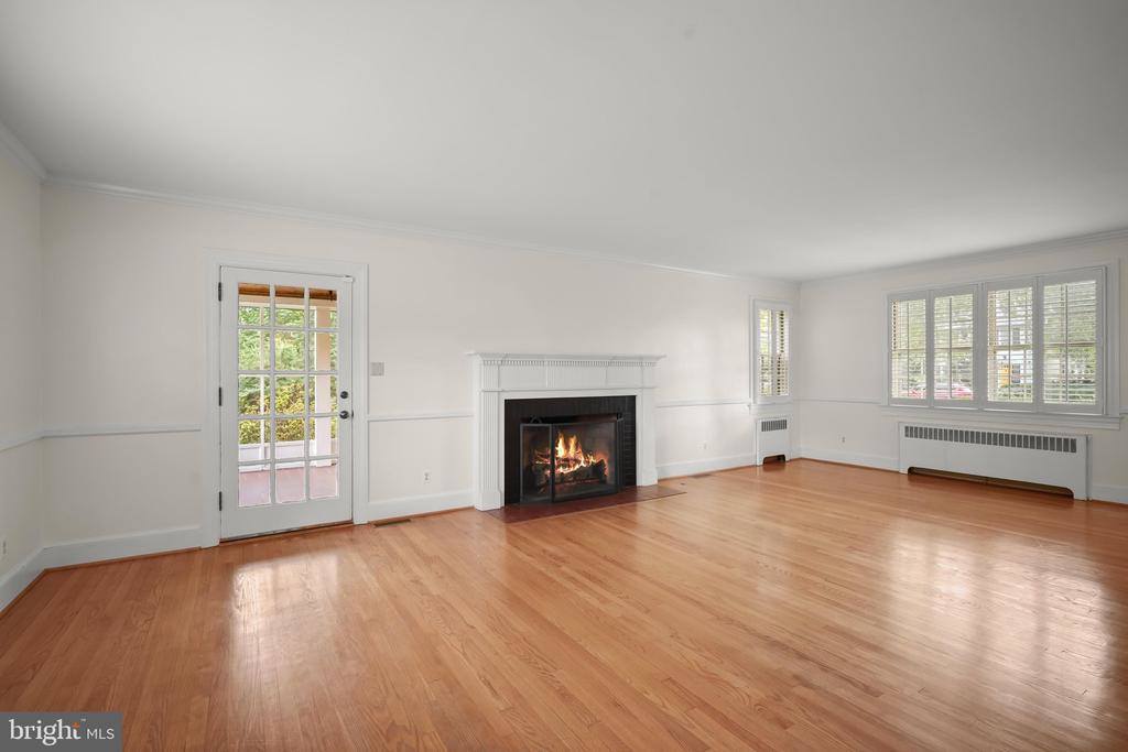 9305 Main Street, Manassas, VA 20110
