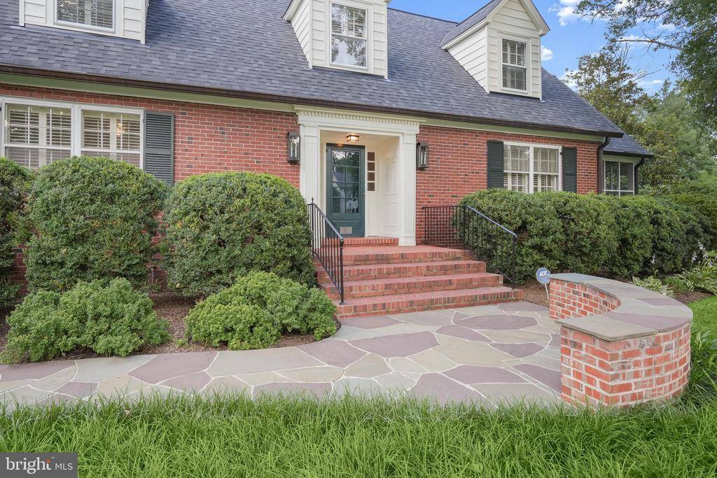 9305 Main Street, Manassas, VA 20110