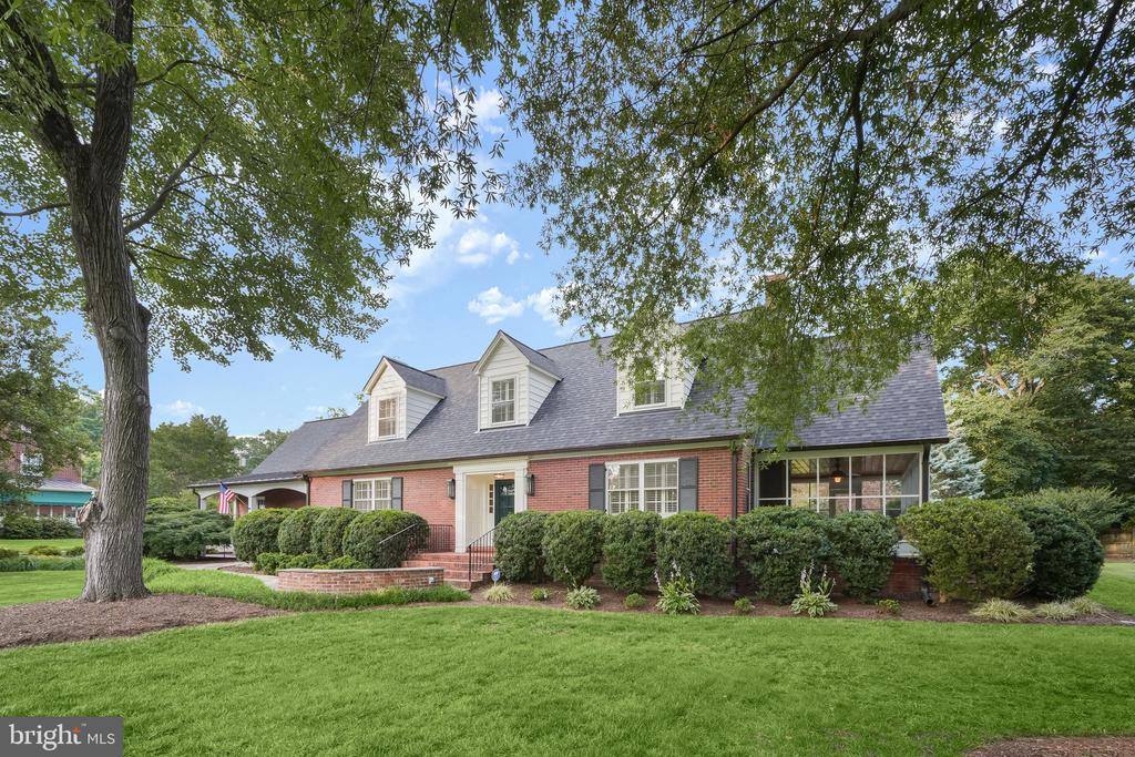 9305 Main Street, Manassas, VA 20110