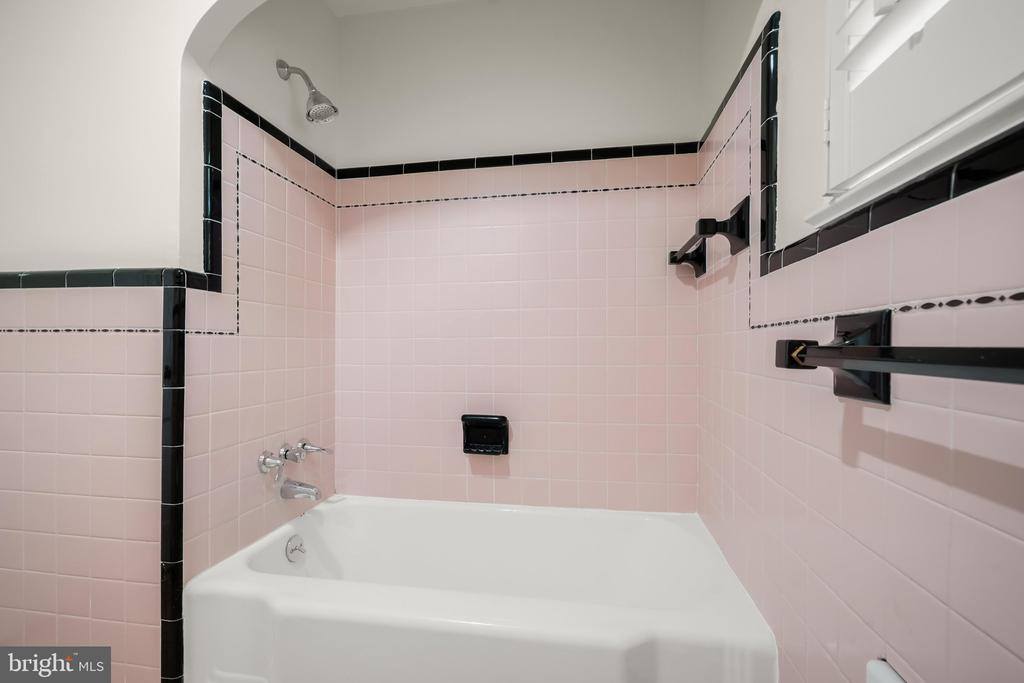 9305 Main Street, Manassas, VA 20110