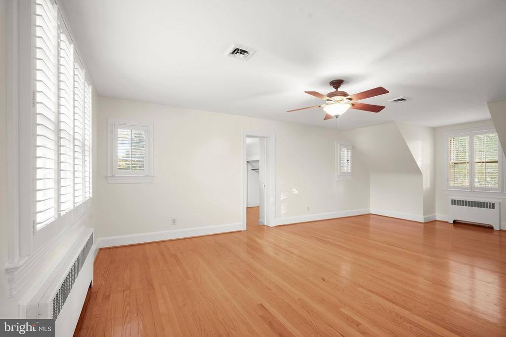 9305 Main Street, Manassas, VA 20110