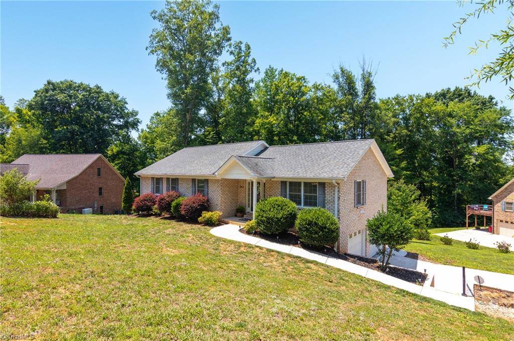 843 Montgomery Court, Walnut Cove, NC 27052