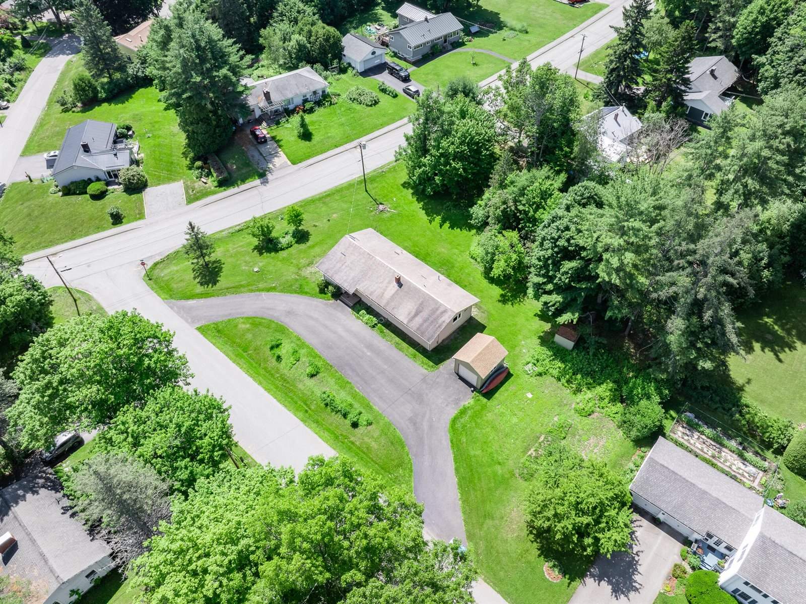 2 Averill Street, Orono, ME 04473