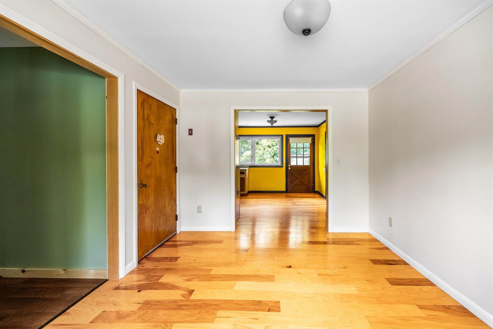 2 Averill Street, Orono, ME 04473