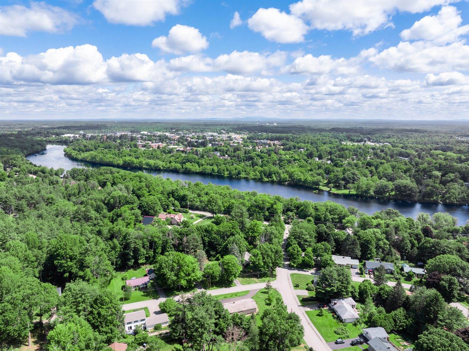 2 Averill Street, Orono, ME 04473