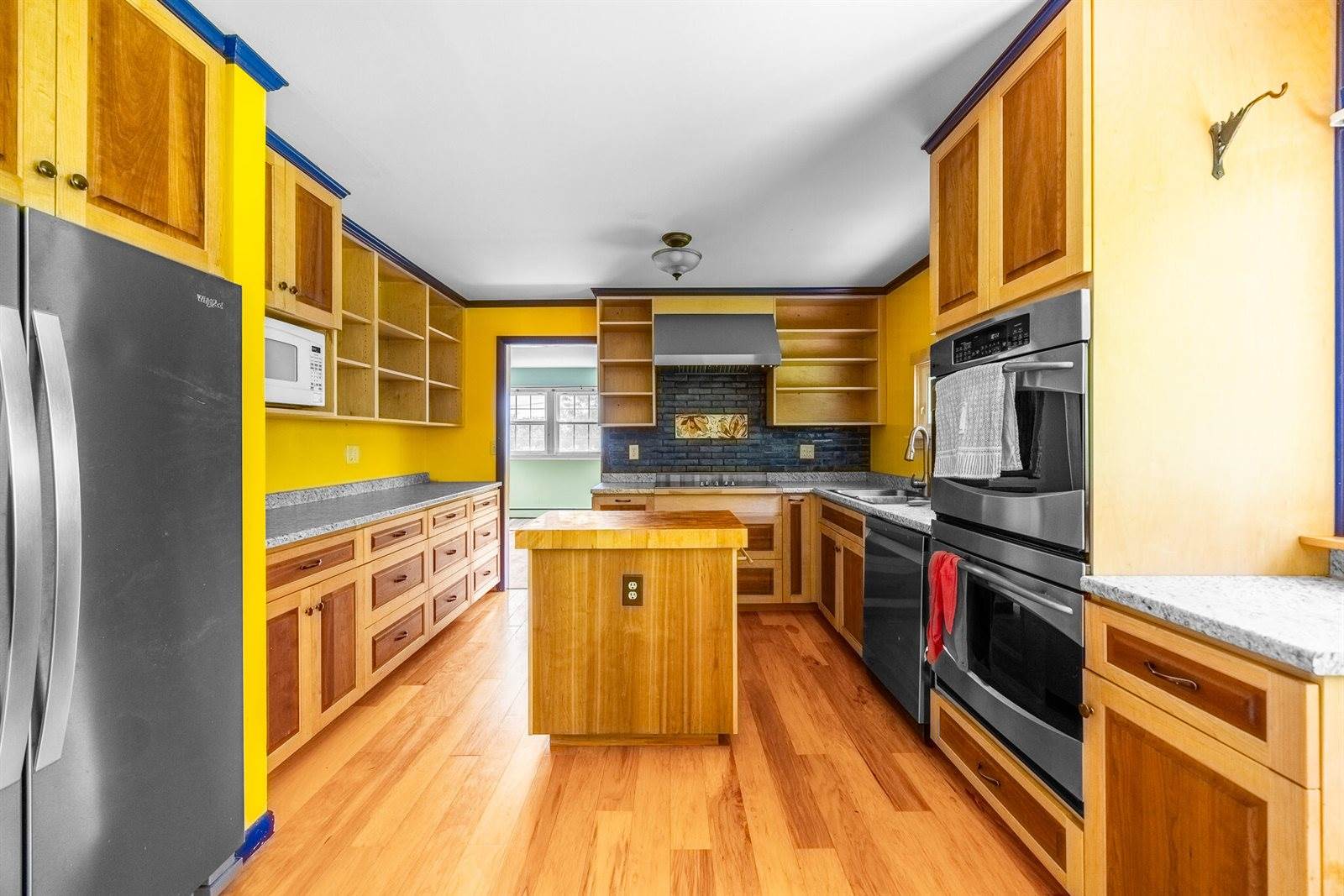 2 Averill Street, Orono, ME 04473