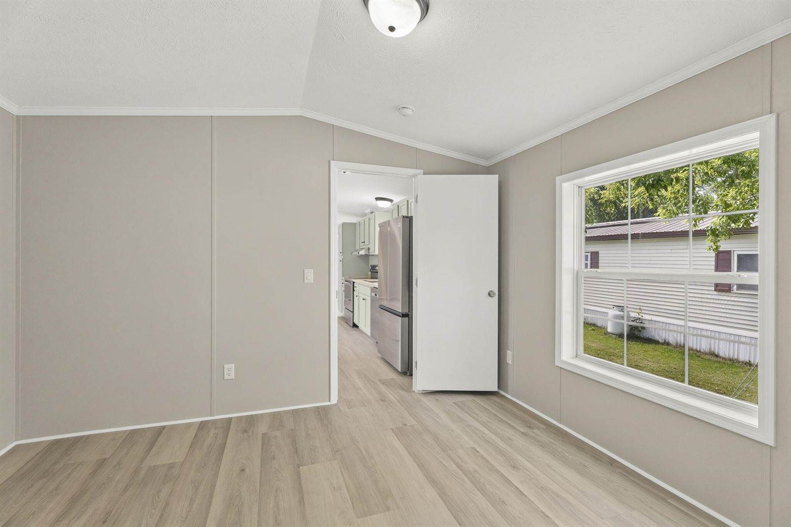 1 Shadow Lane, Holden, ME 04429