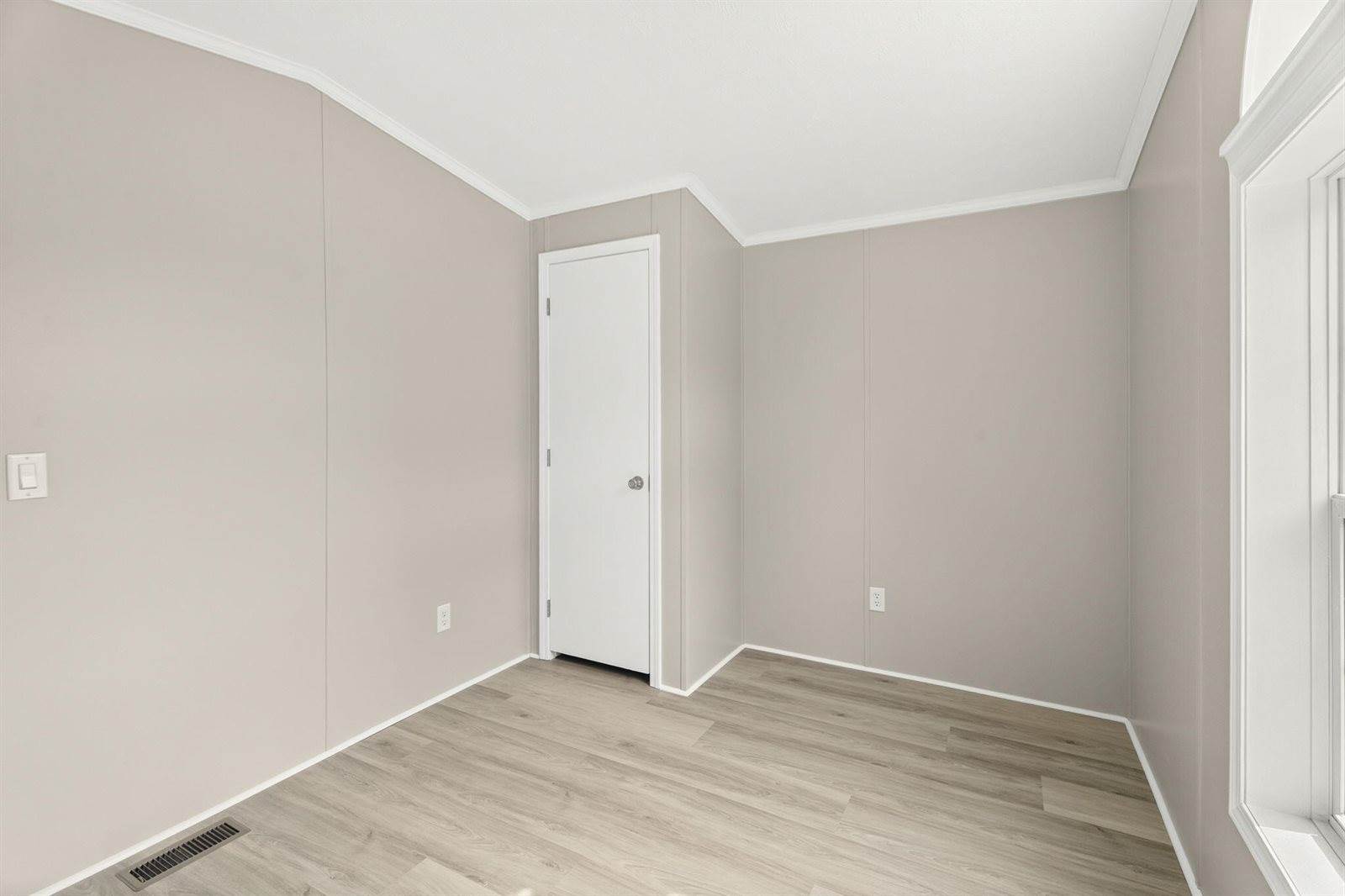 1 Shadow Lane, Holden, ME 04429
