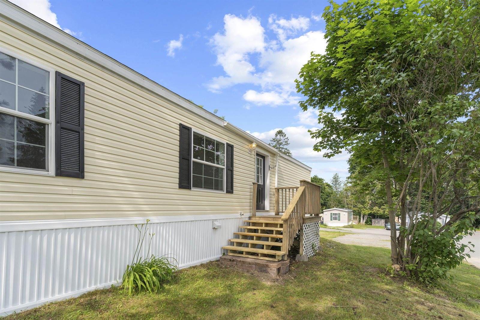 1 Shadow Lane, Holden, ME 04429