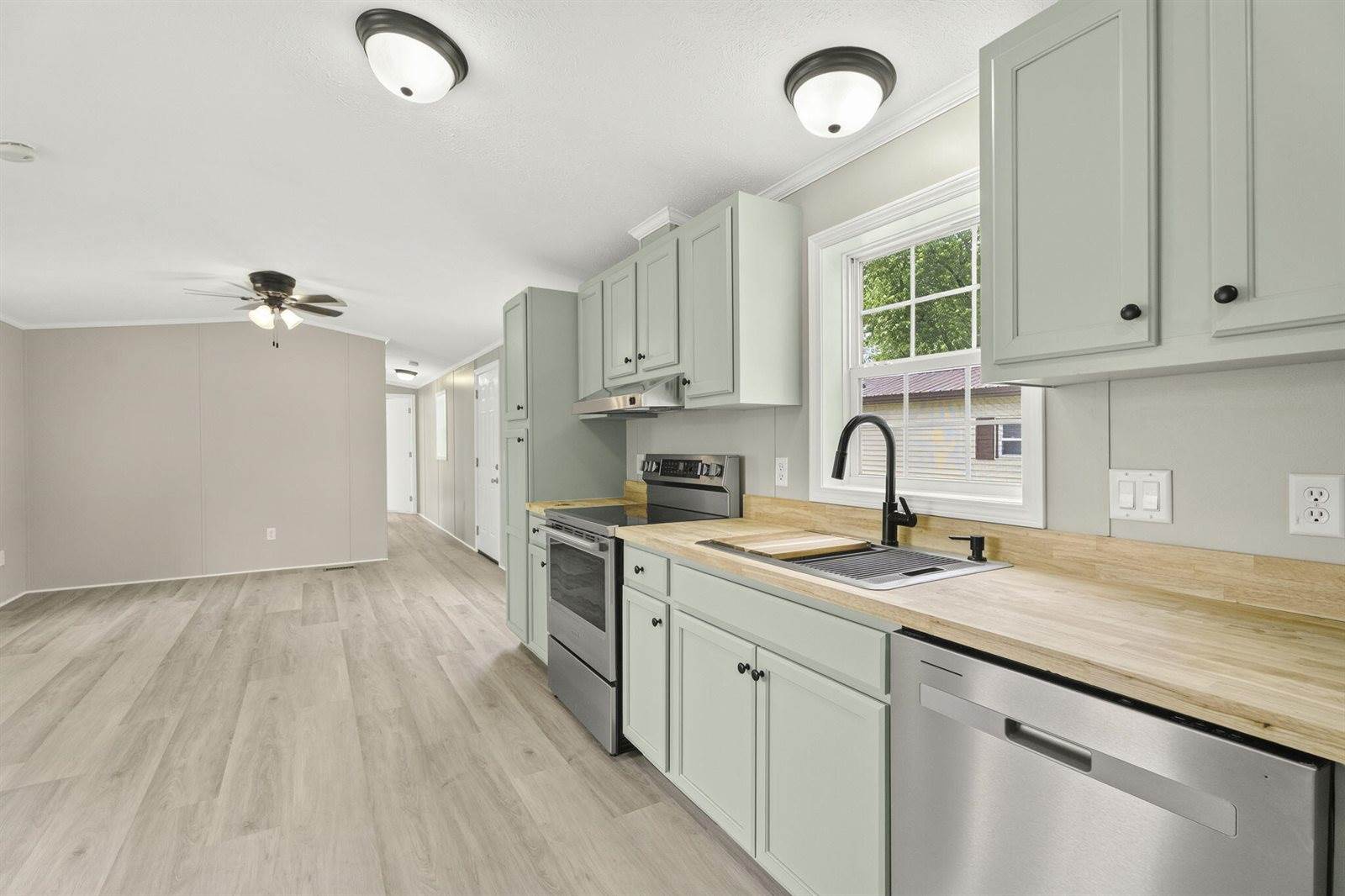 1 Shadow Lane, Holden, ME 04429